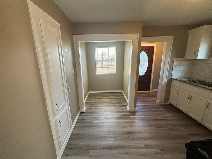 909 College Ave — Photo 11