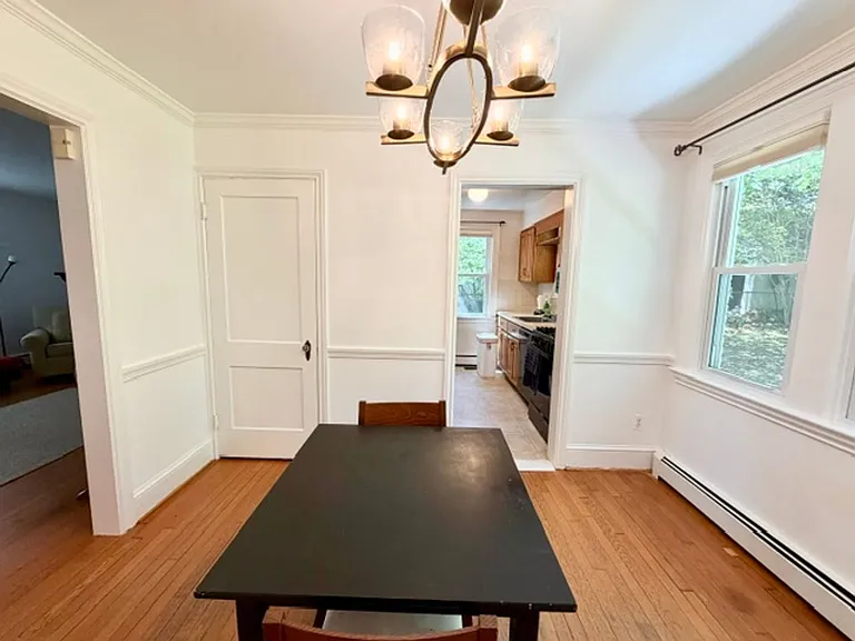 811 Forest Glen Rd — Photo 10