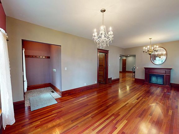 3rd image of 1426 Circle Dr