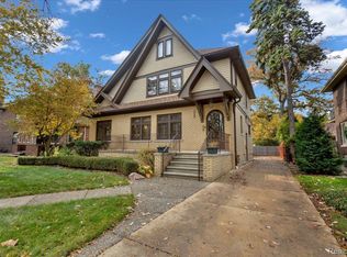 1373 Bishop Rd, Grosse Pointe Park, MI 48230