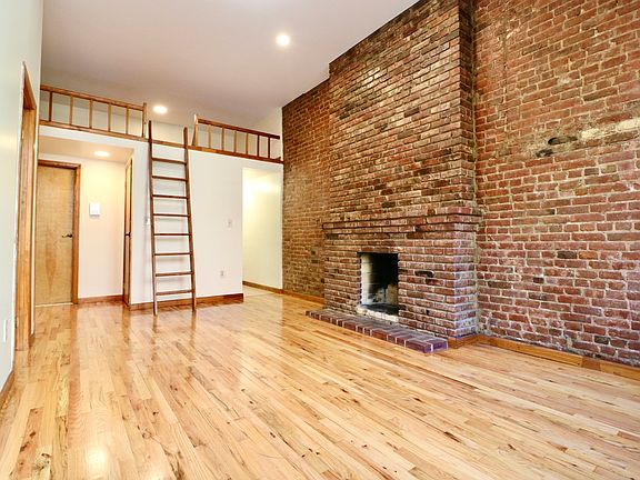 3rd image of 126 W 74th St APT 2A