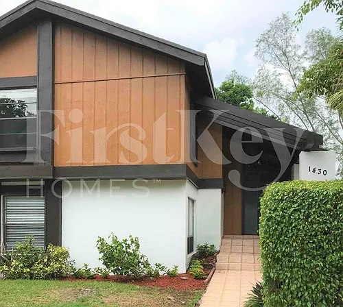 1430 W Sandpiper Cir Photo 1