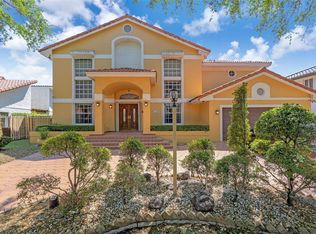 8320 NW 167th Ter, Miami Lakes, FL 33016