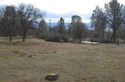 Expansive grounds