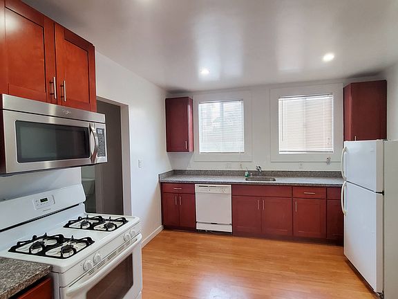 2nd image of 40 Lunado Way