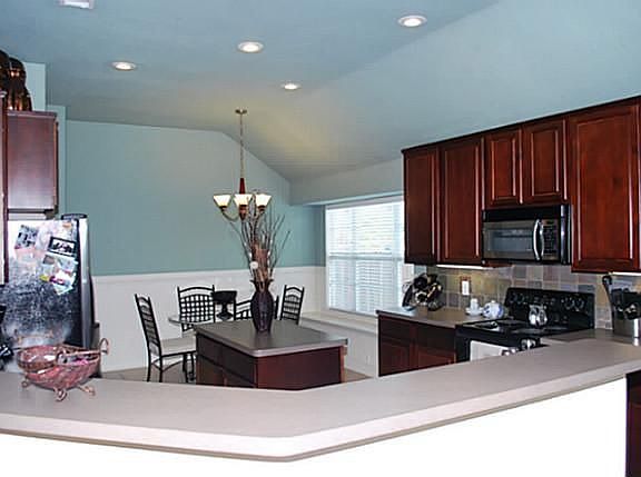 5th image of 2648 Red Spruce Dr