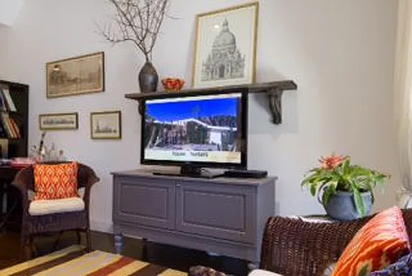 Rented by Steffan Olausson Partridge, LREB | media 4