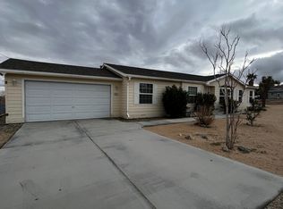 6877 Hillview Rd, Joshua Tree, CA 92252