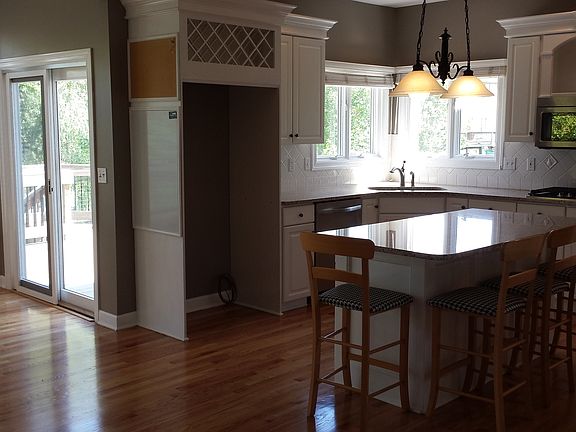 Kitchen, large corner window