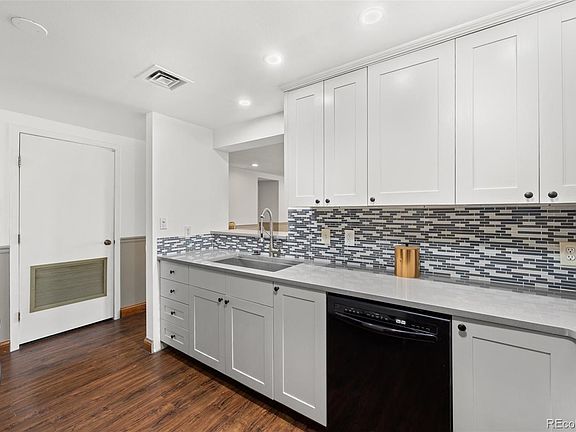 4th image of 800 Pearl Street #408