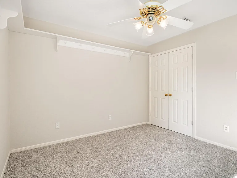 14615 Rochelle Ct — Photo 20