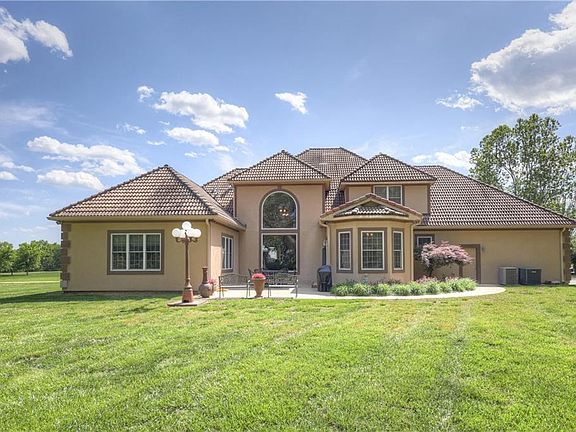 2nd image of 109 Crestwood Est