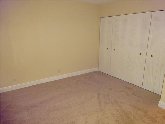 4th image of 4411 Treehouse Ln #G