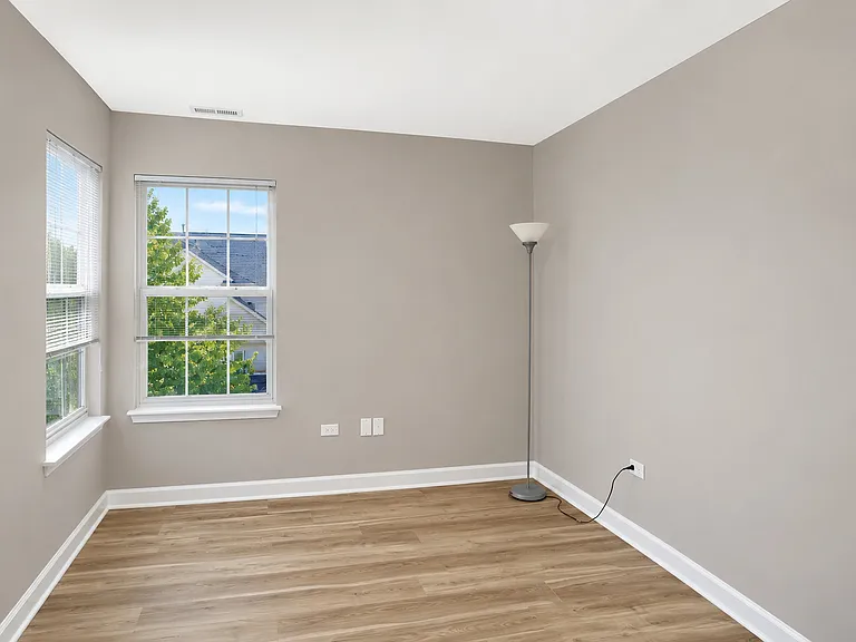 651 Lancaster Cir — Photo 28