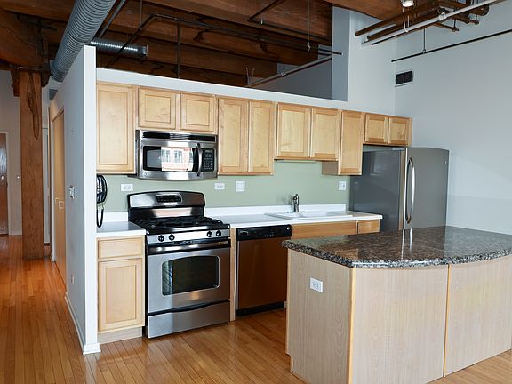 2nd image of 360 W Illinois St APT 506