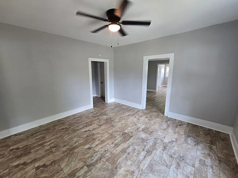 Comfortable & Practical 3-Bed Single-Story Home w/ Fenced Backyard — Photo 3