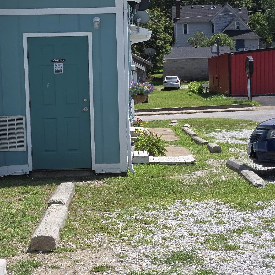 332 W Coler St — Photo 3