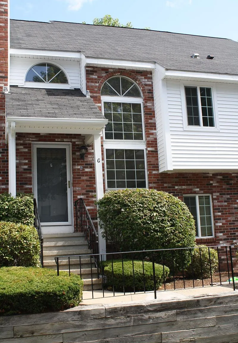 2 bed, 1500 sqft, $2,400 — Photo 1