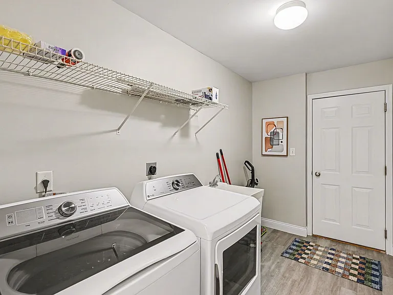 2580 Hingham Ln — Photo 31