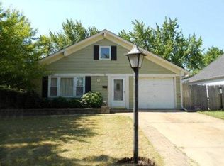 13 Afton Dr, Montgomery, IL