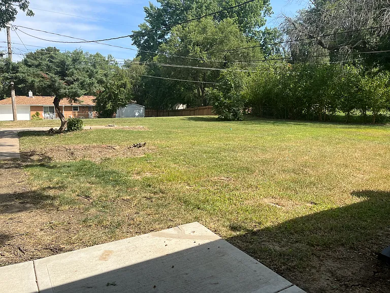 7146 Parallel Pkwy — Photo 11