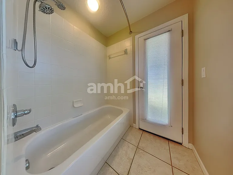 1033 Legends Pass Dr — Photo 15