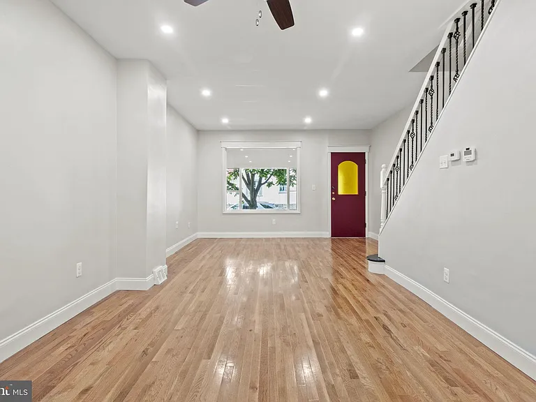 1744 Johnston St — Photo 3