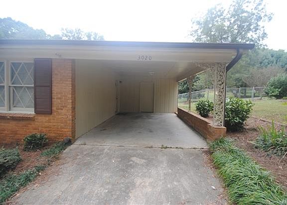 3rd image of 3020 Arnold Dr