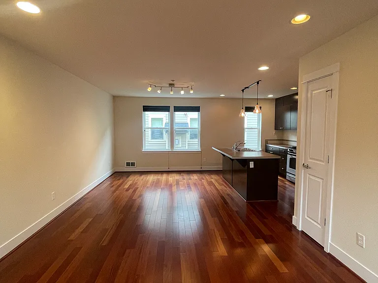 834 N 145th Ln — Photo 16