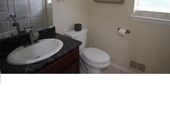 3rd image of 6170 Elarz Dr