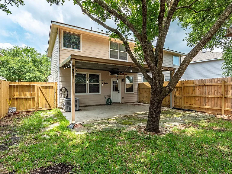 336 Capella Oaks Ln — Photo 5