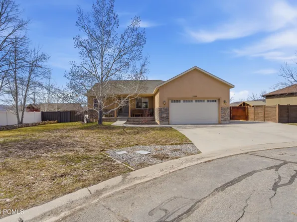 5325 Bridle Cir, Oakley, UT 84055