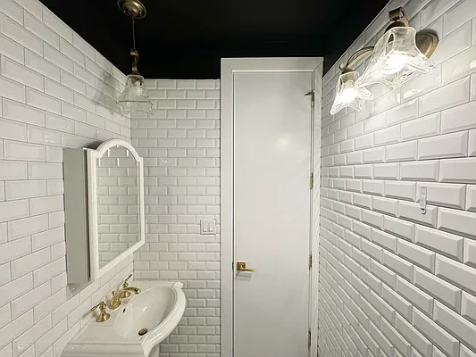 Rented by Pear NYC LLC | media 11