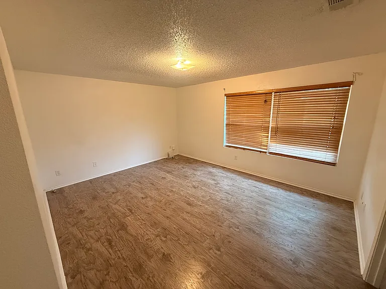 7419 Amber Dr — Photo 4