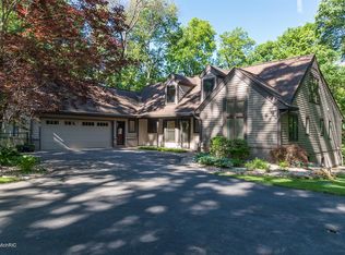 2165 Walker Trl, Kalamazoo, MI 49009