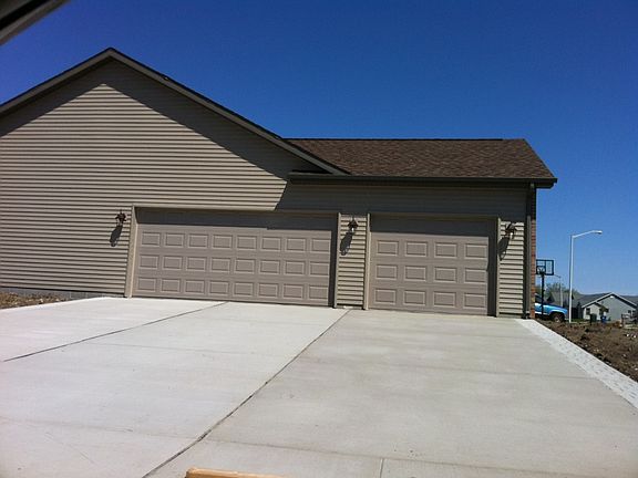 3rd image of 265 Sunkist Dr