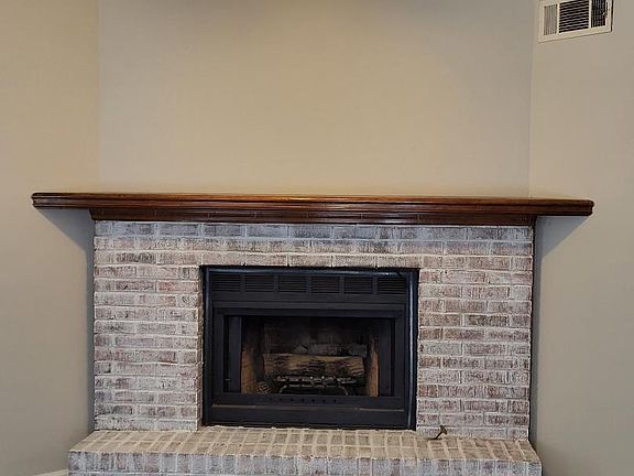 4th image of 7035 Sand Wedge Cir NW