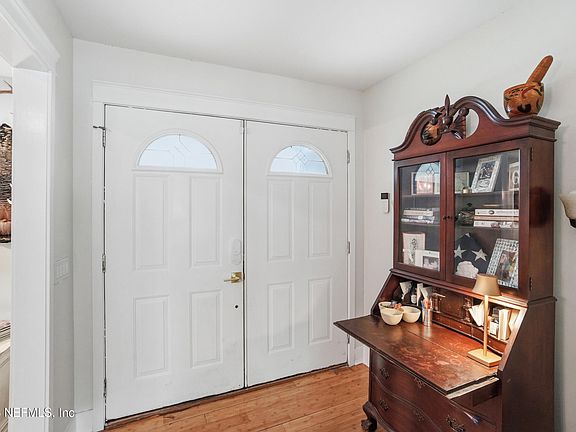 4th image of 4042 HARBOUR COVE Drive