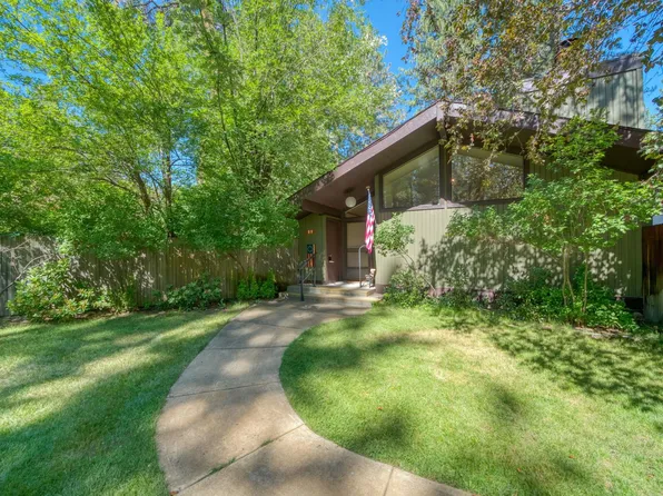 89 Graeagle Meadows Rd, Graeagle, CA 96103