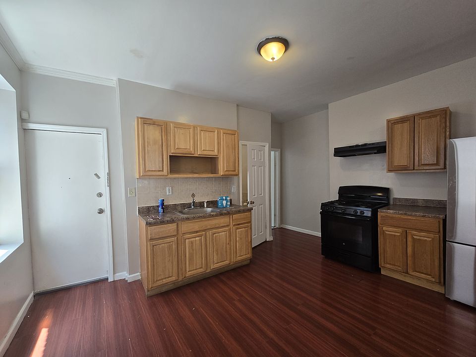 1st image of 117-119 Tremont Ave #11L