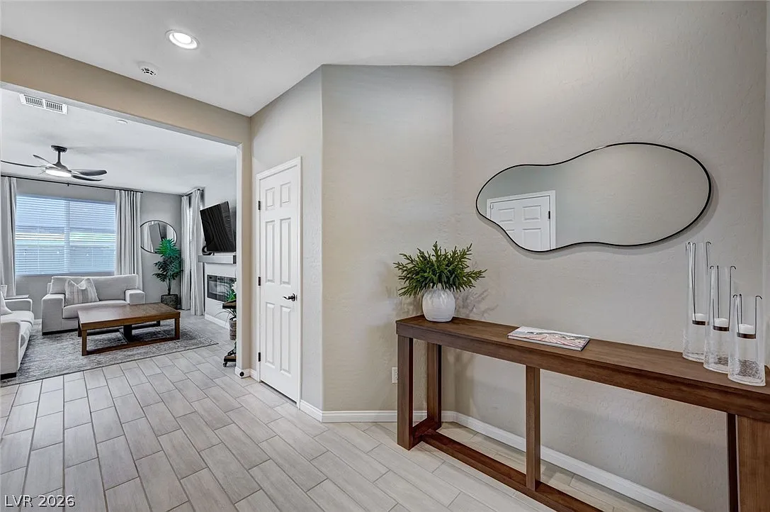3 bed, 2.5 bath, 1846 sqft, $3,500 — Photo 3