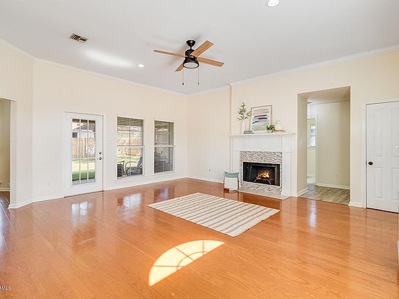 5th image of 314 Wallingsford Cir