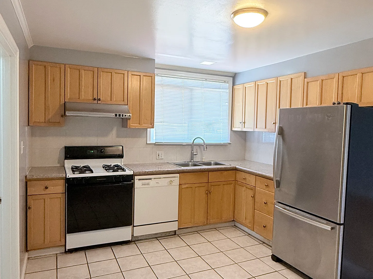 3 bed, 1590 sqft, $5,500 — Photo 4