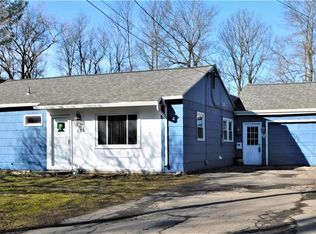 115 Iroquois St, Webster, NY 14580