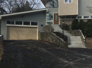 1069 Niskayuna Rd, Niskayuna, NY 12309