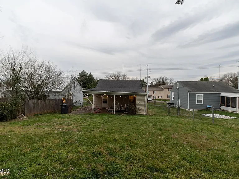 1133 Fair Dr — Photo 23