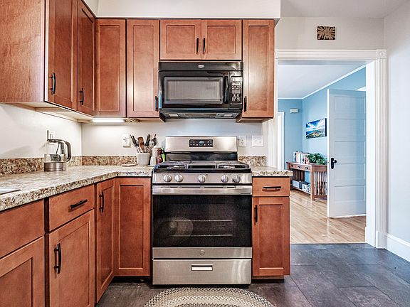 4th image of 35 Clinton Street