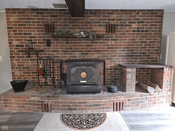 2nd image of 5521 S Wilson Meadows Dr
