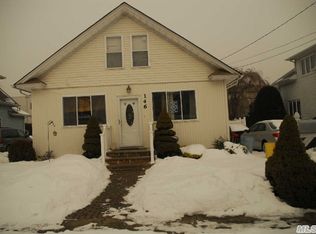 146 W Marie St, Hicksville, NY 11801