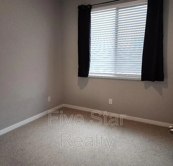 2203 Woodlet St — Photo 11